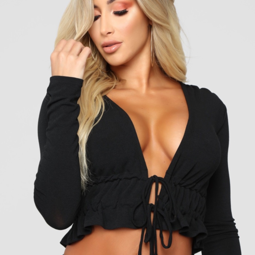 Fashion nova crop top long sleeve cropped